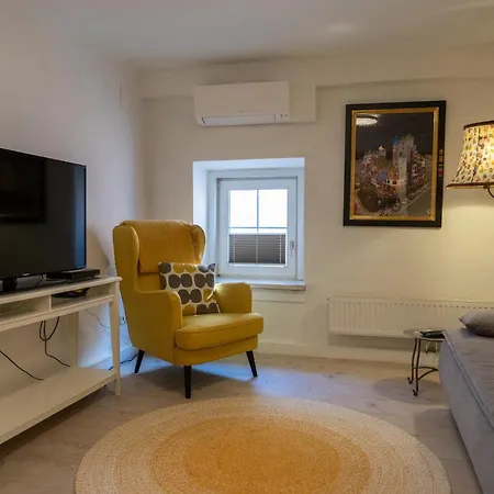 Modern In The Center Of * バート・イシュル